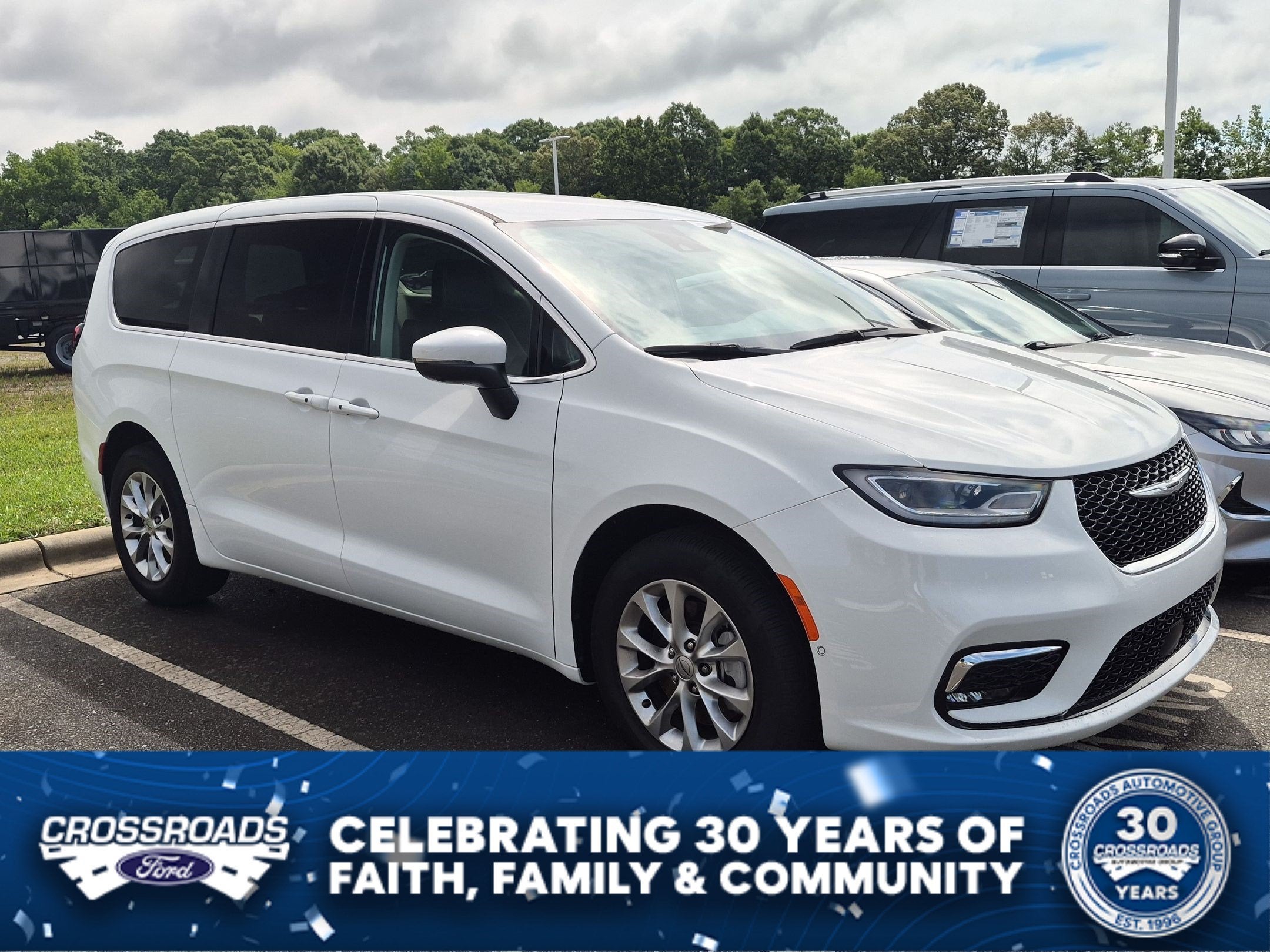 2023 Chrysler Pacifica Touring L