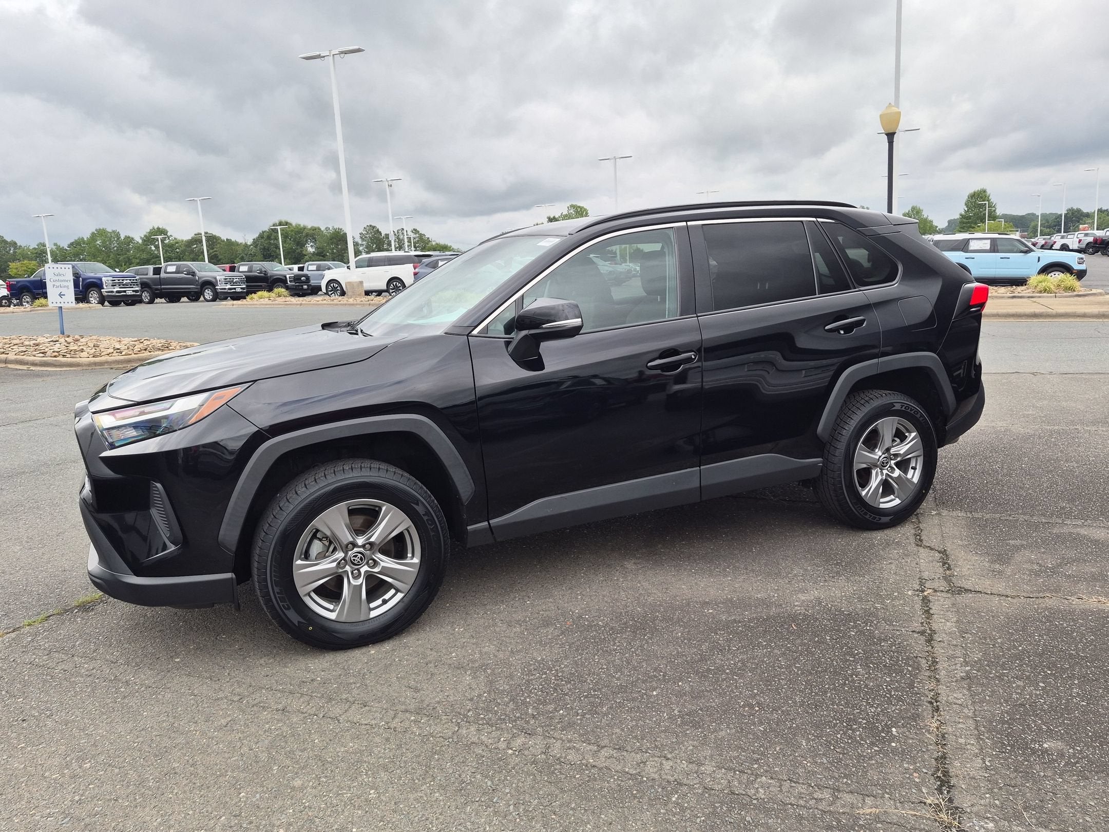 2023 Toyota RAV4 XLE