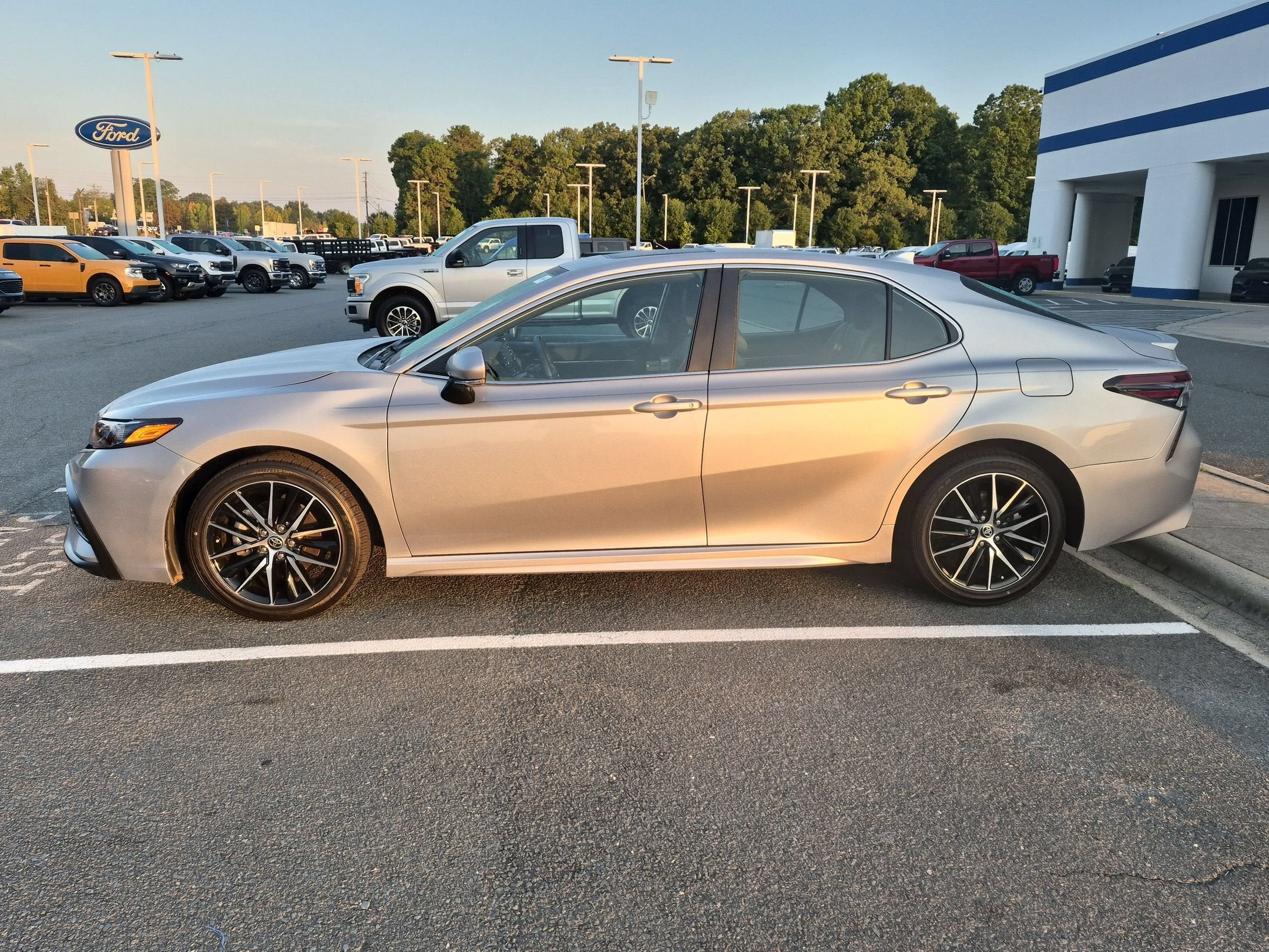 2024 Toyota Camry SE