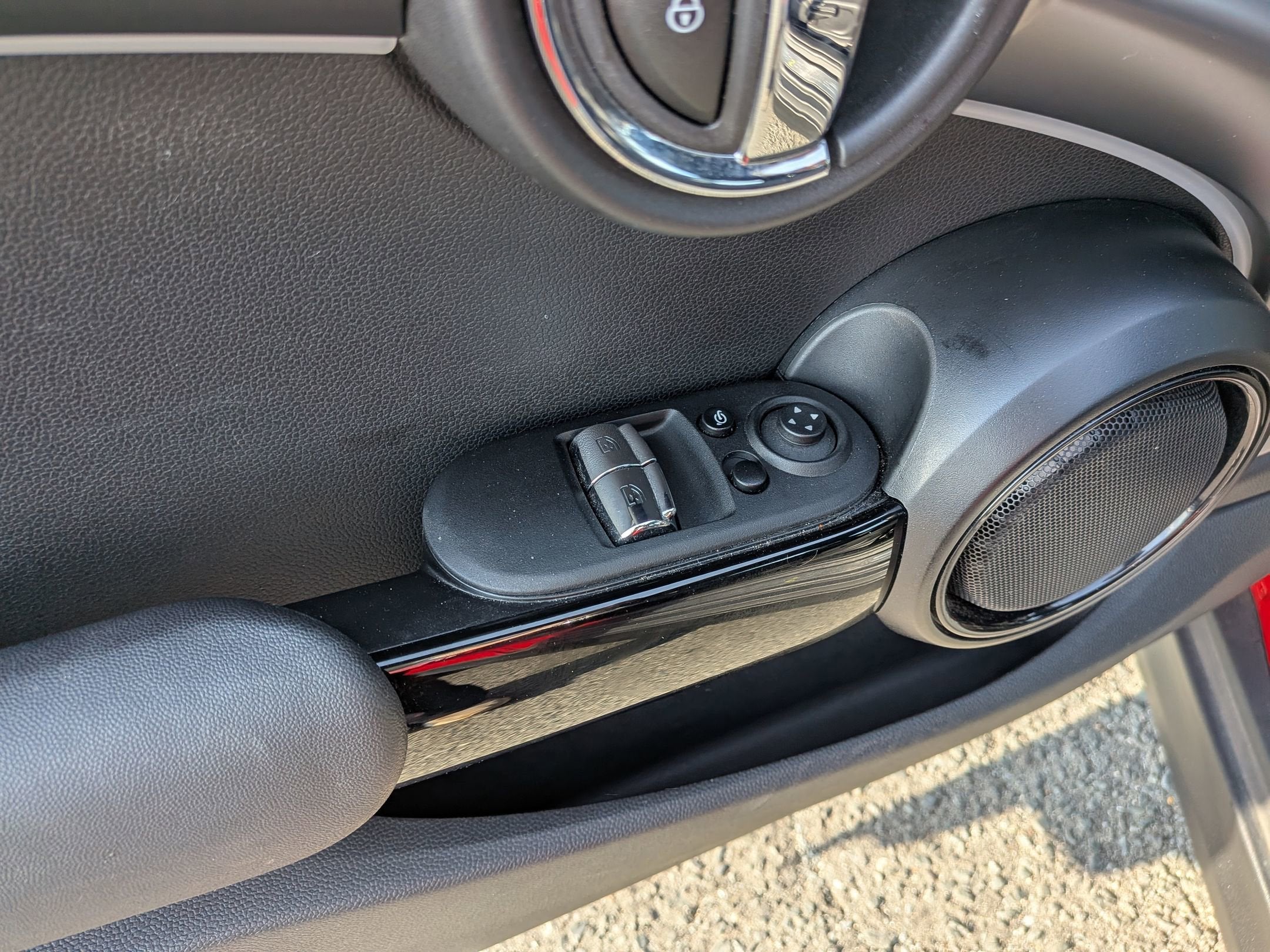 2023 MINI Hardtop 2 Door Cooper SE Signature