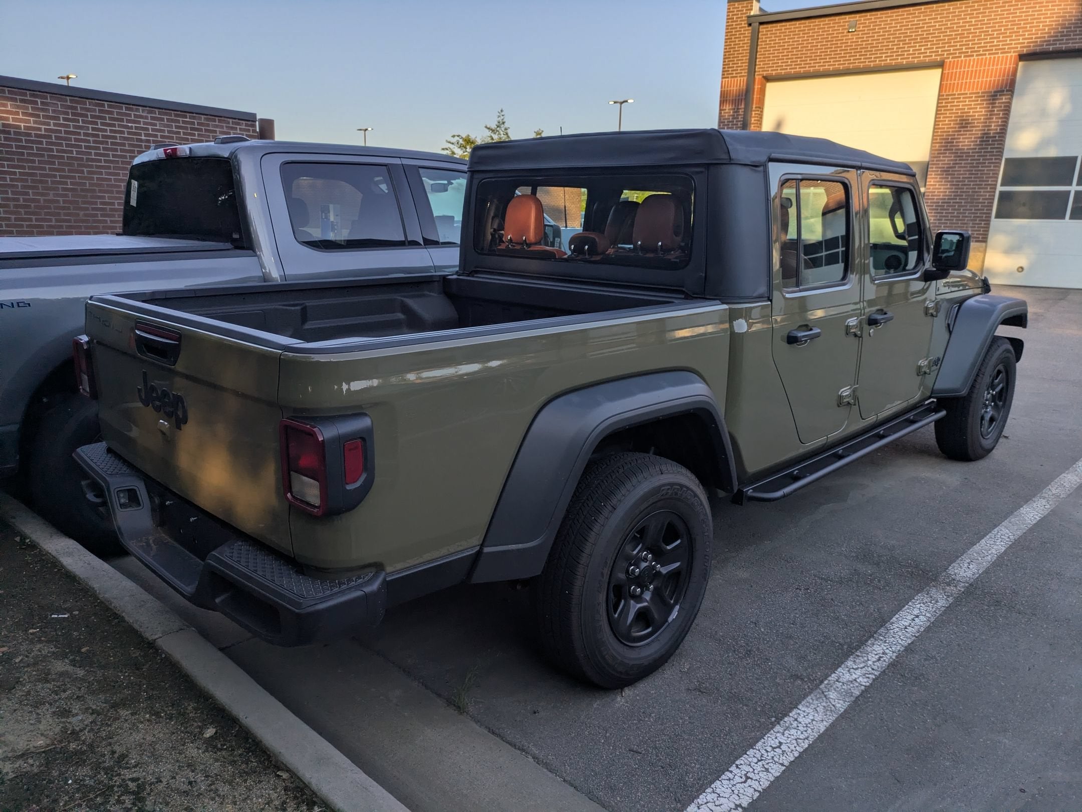 2025 Jeep Gladiator Sport