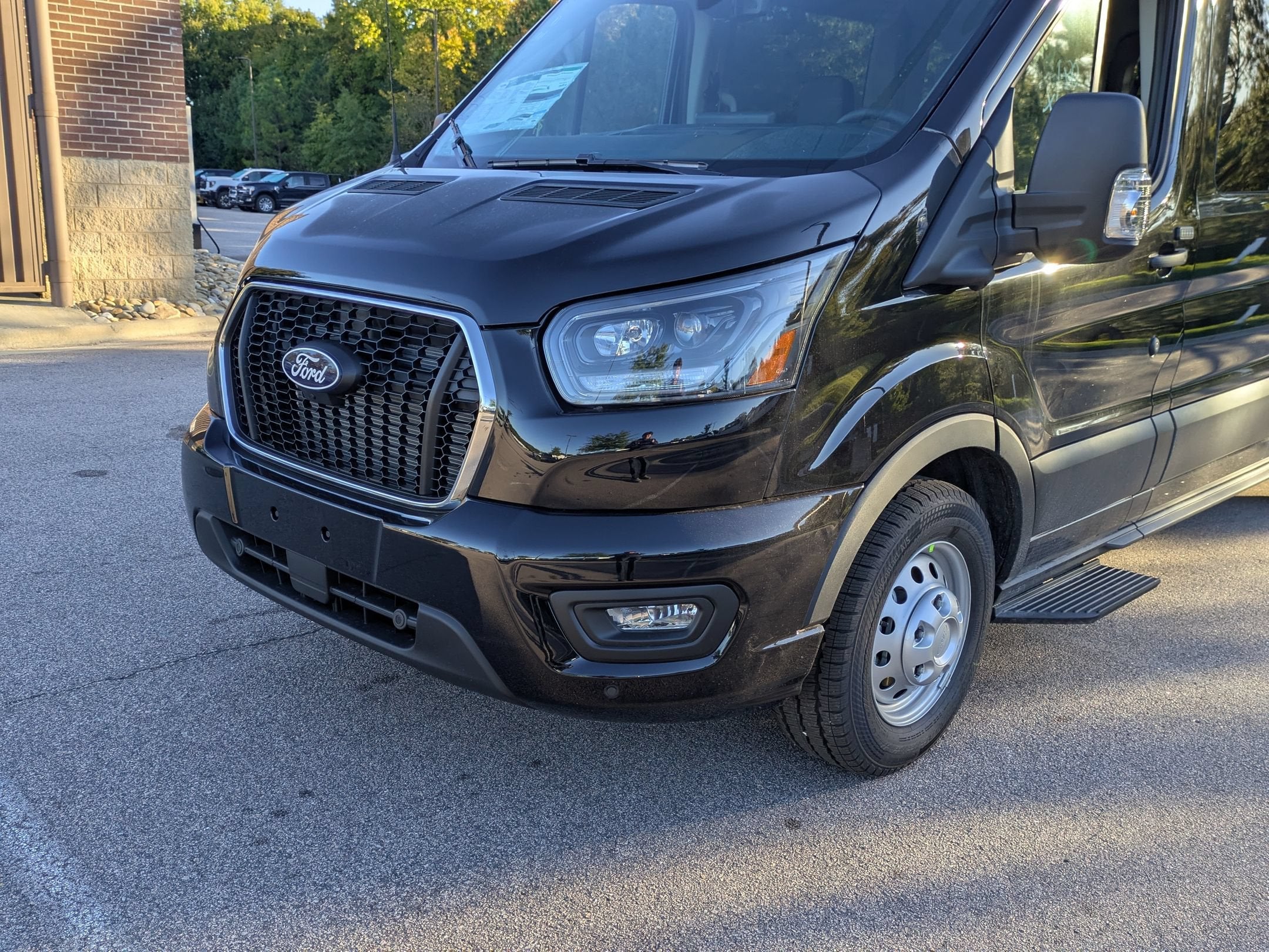 2027 Ford Transit Passenger Wagon XLT