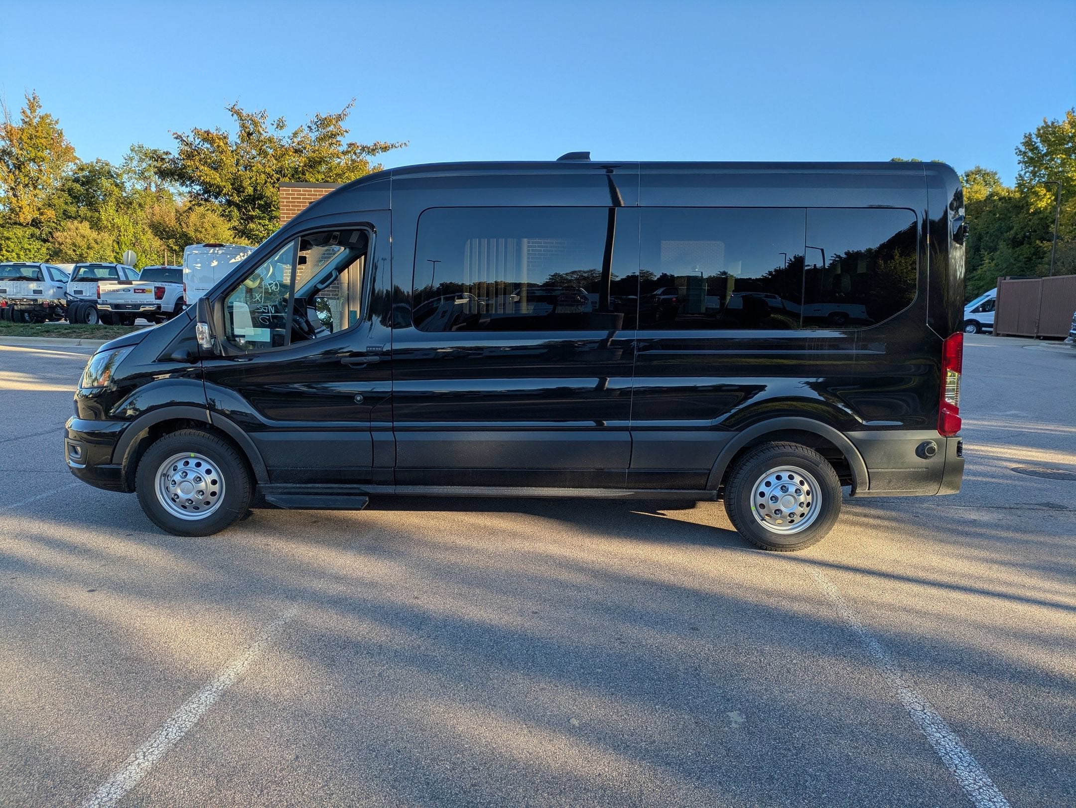 2027 Ford Transit Passenger Wagon XLT