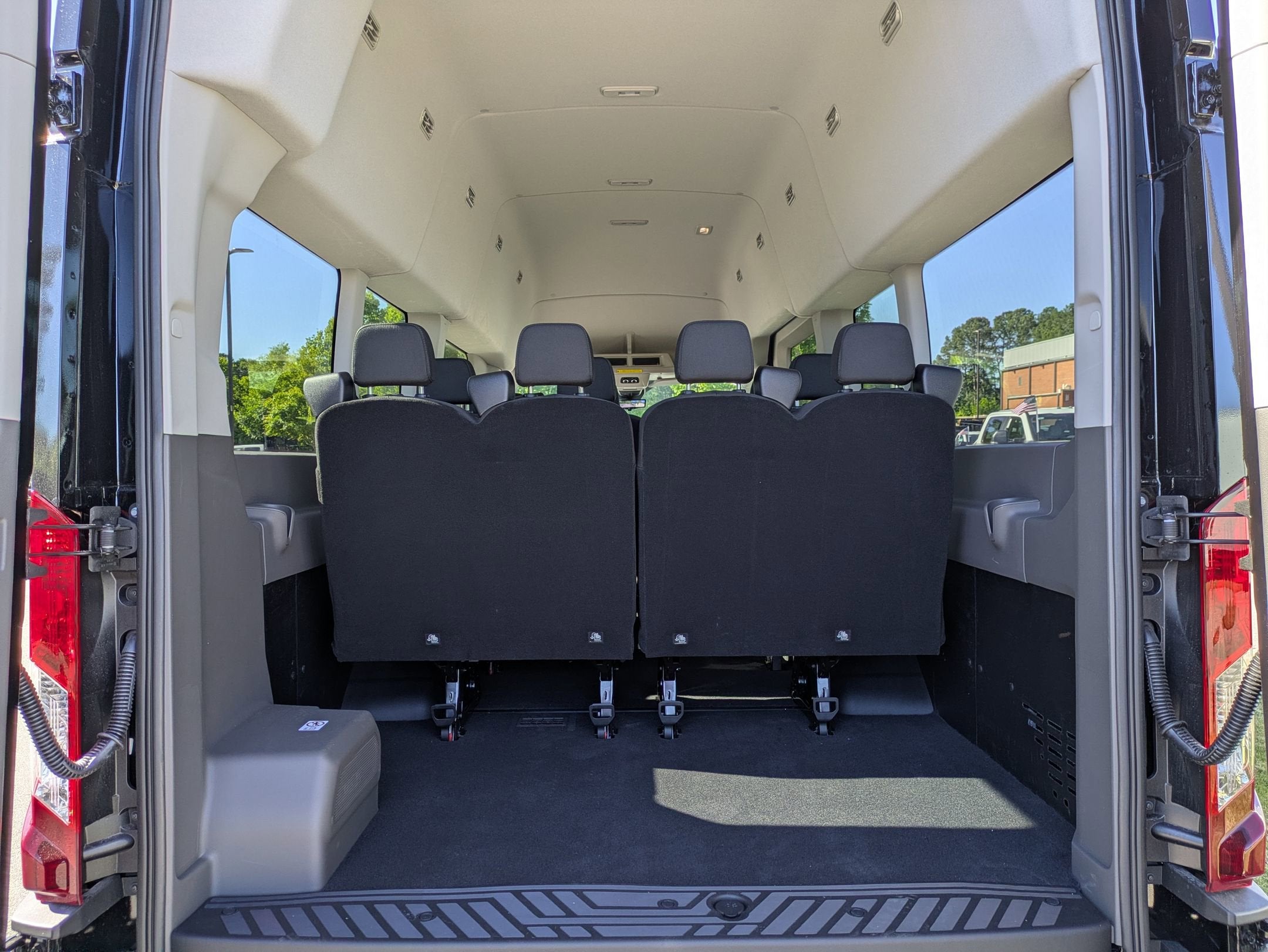 2026 Ford Transit Passenger Wagon XLT