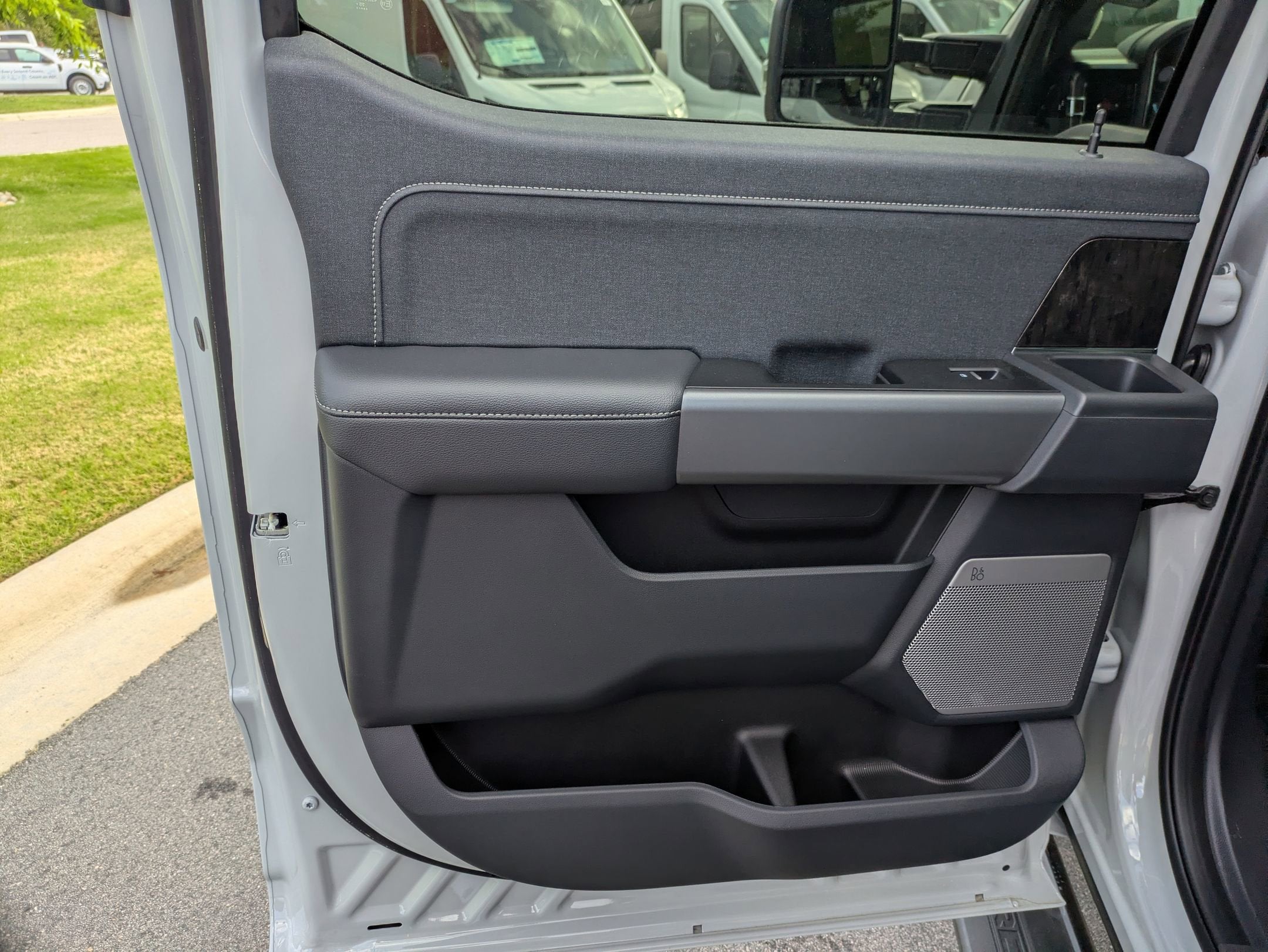 2026 Ford Super Duty F-450 DRW LARIAT