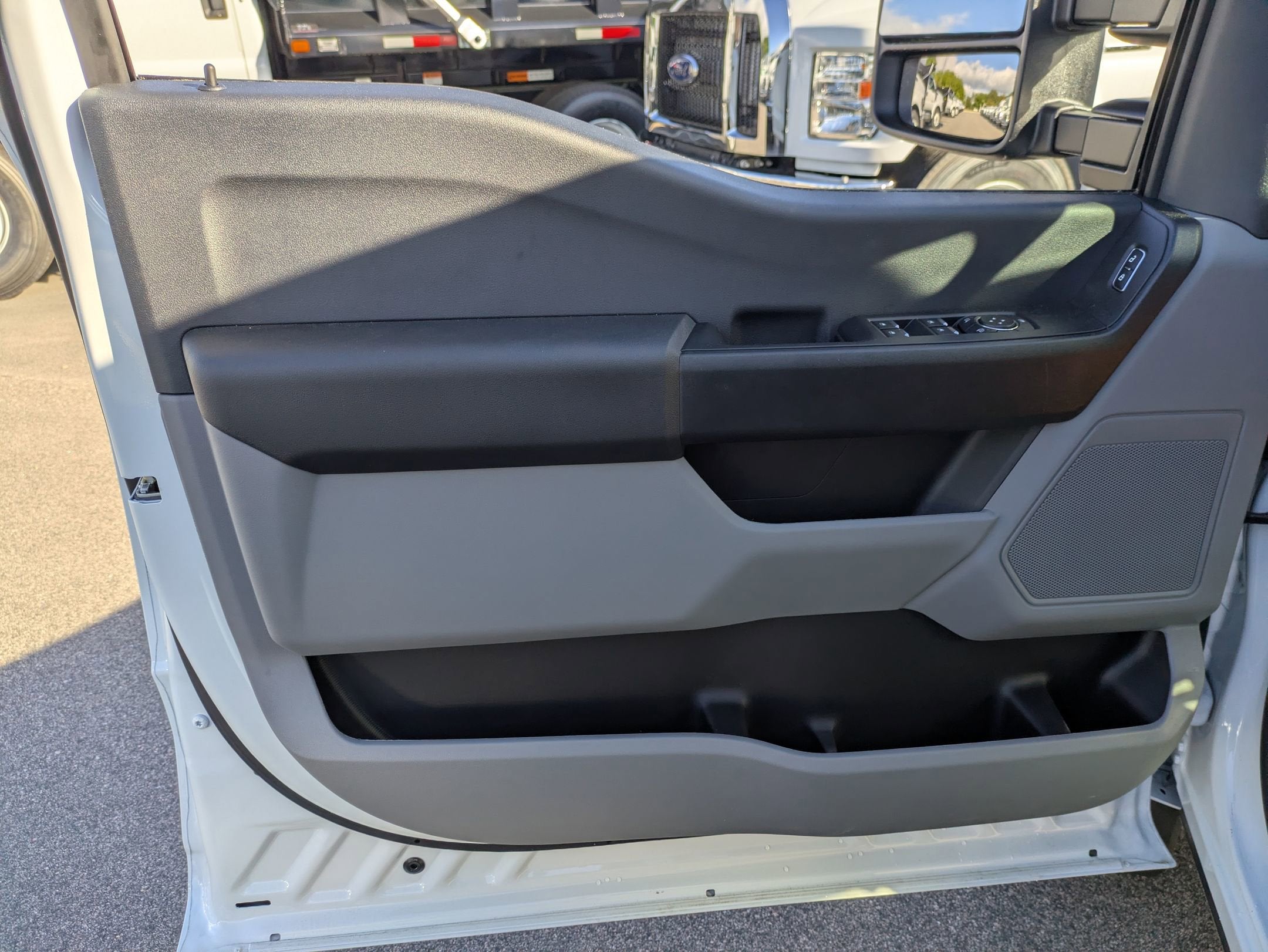 2026 Ford Super Duty F-550 DRW XL