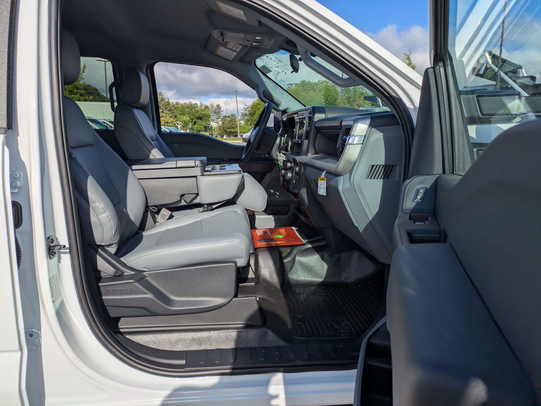 2026 Ford Super Duty F-550 DRW XL