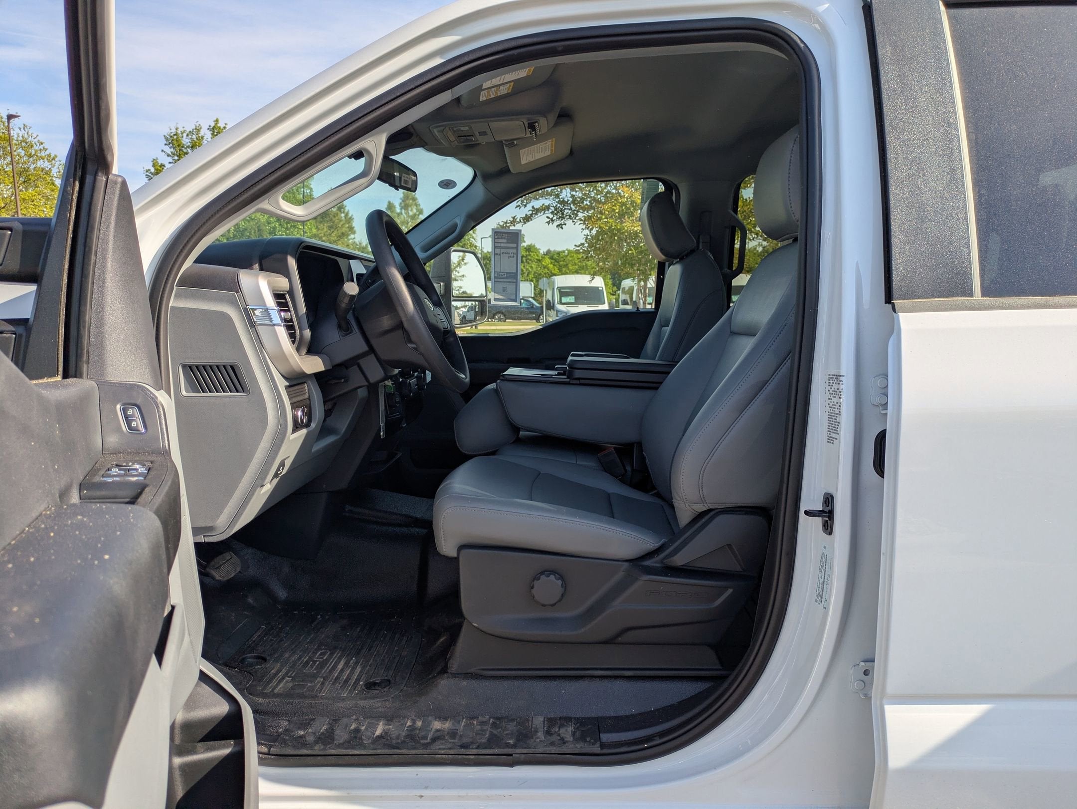 2026 Ford Super Duty F-550 DRW XL