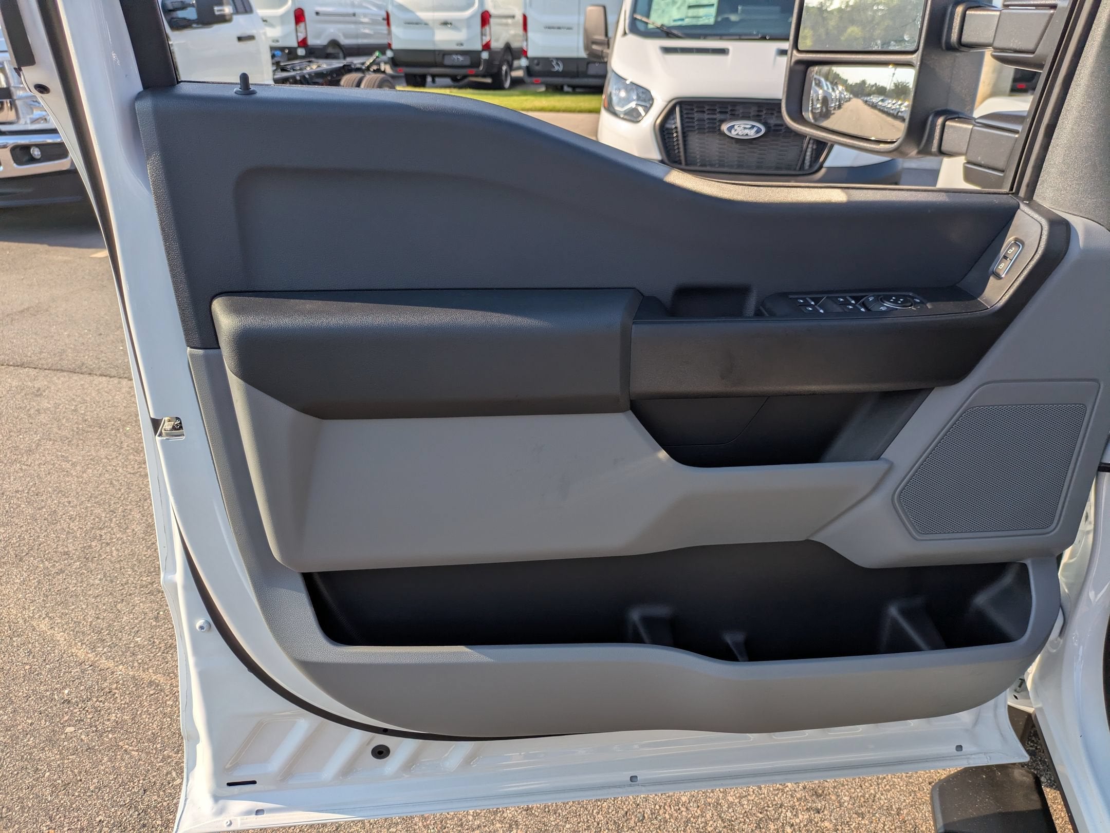 2026 Ford Super Duty F-550 DRW XL