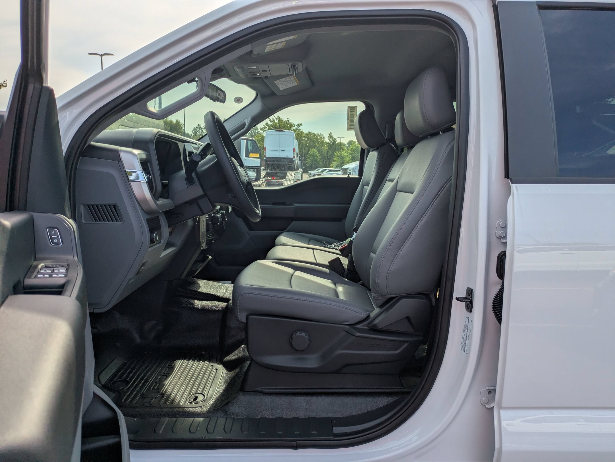 2026 Ford Super Duty F-550 DRW XL