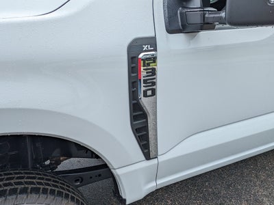 2025 Ford Super Duty F-350 DRW XL