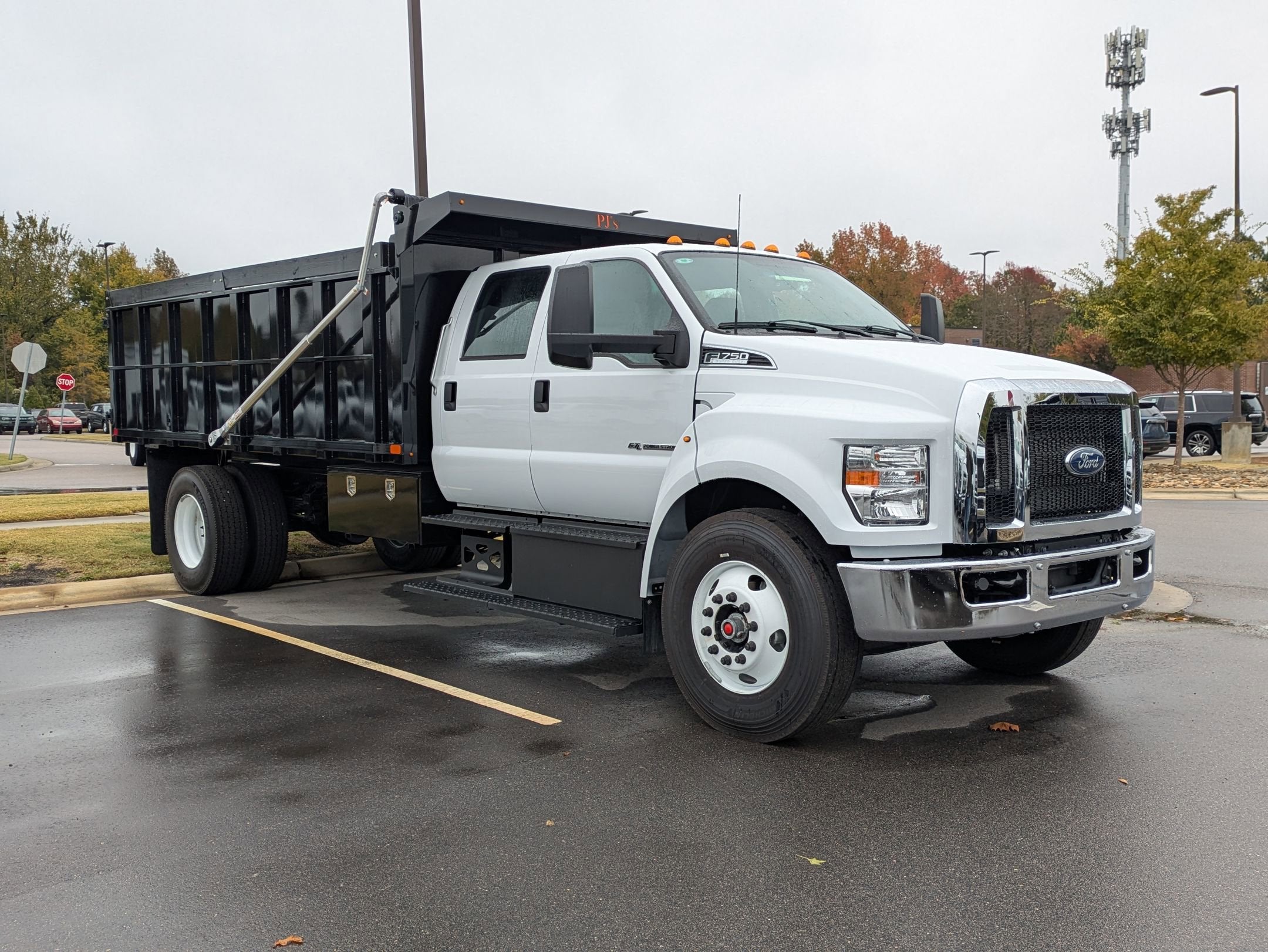 2026 Ford F-750SD Base