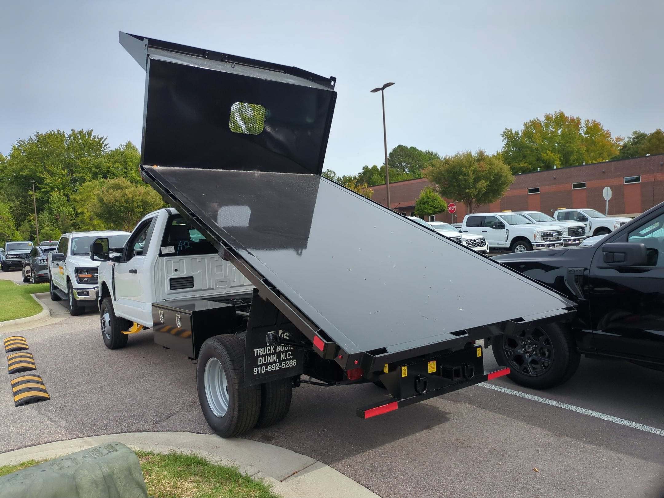 2027 Ford Super Duty F-350 DRW XL