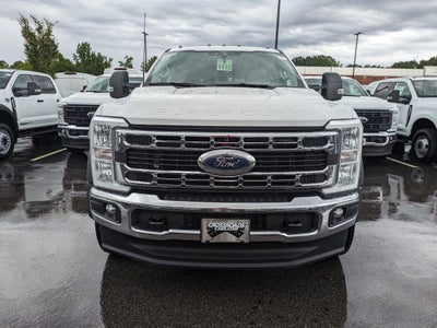 2025 Ford Super Duty F-550 DRW XL