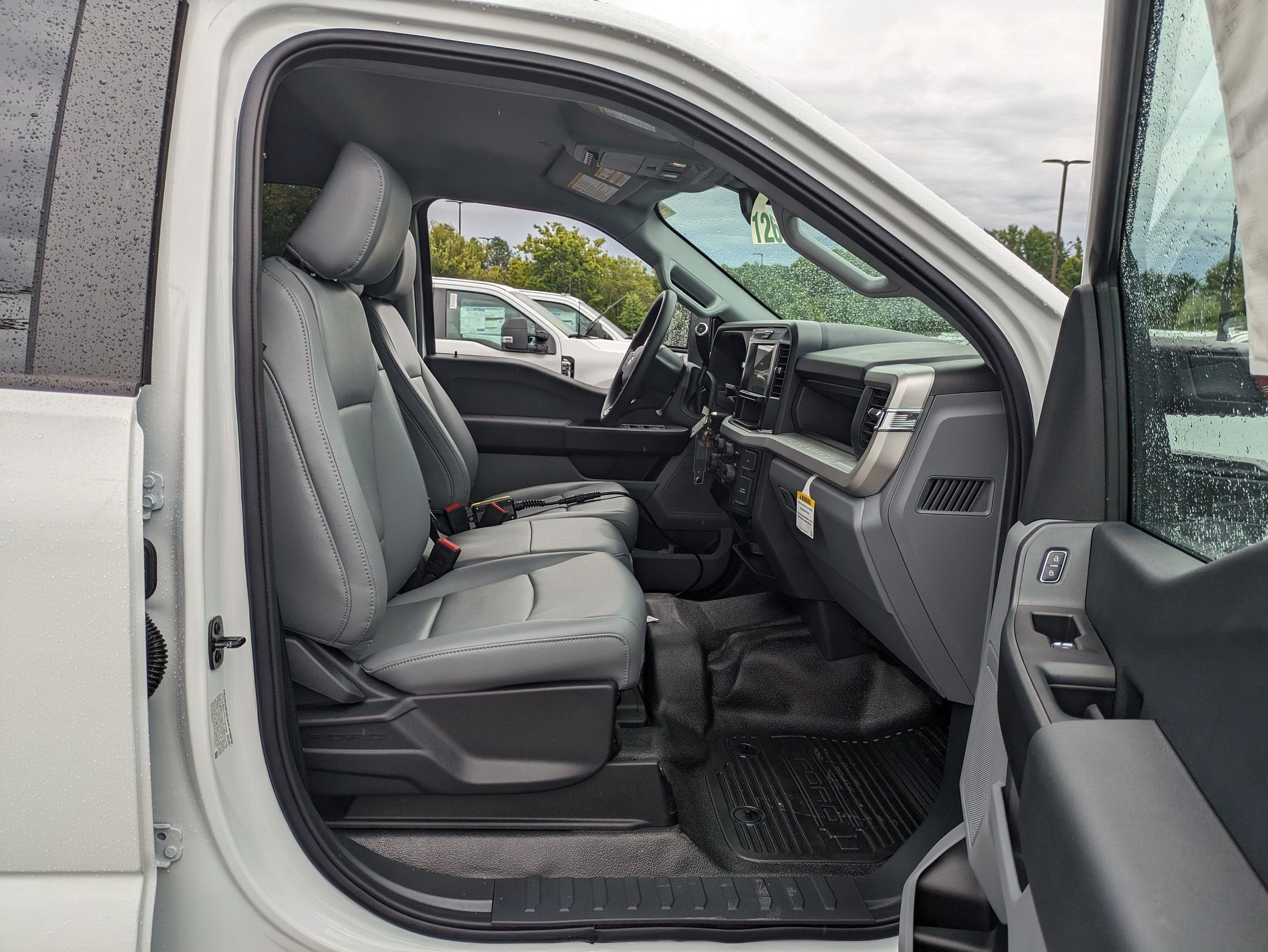 2025 Ford Super Duty F-550 DRW XL