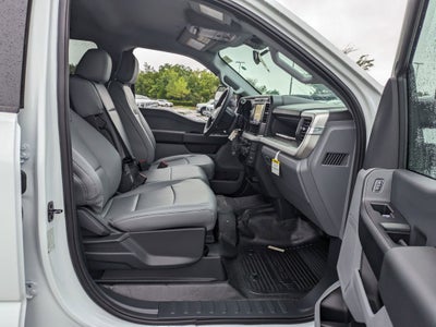 2025 Ford Super Duty F-550 DRW XL