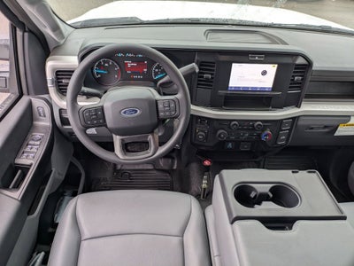 2025 Ford Super Duty F-550 DRW XL