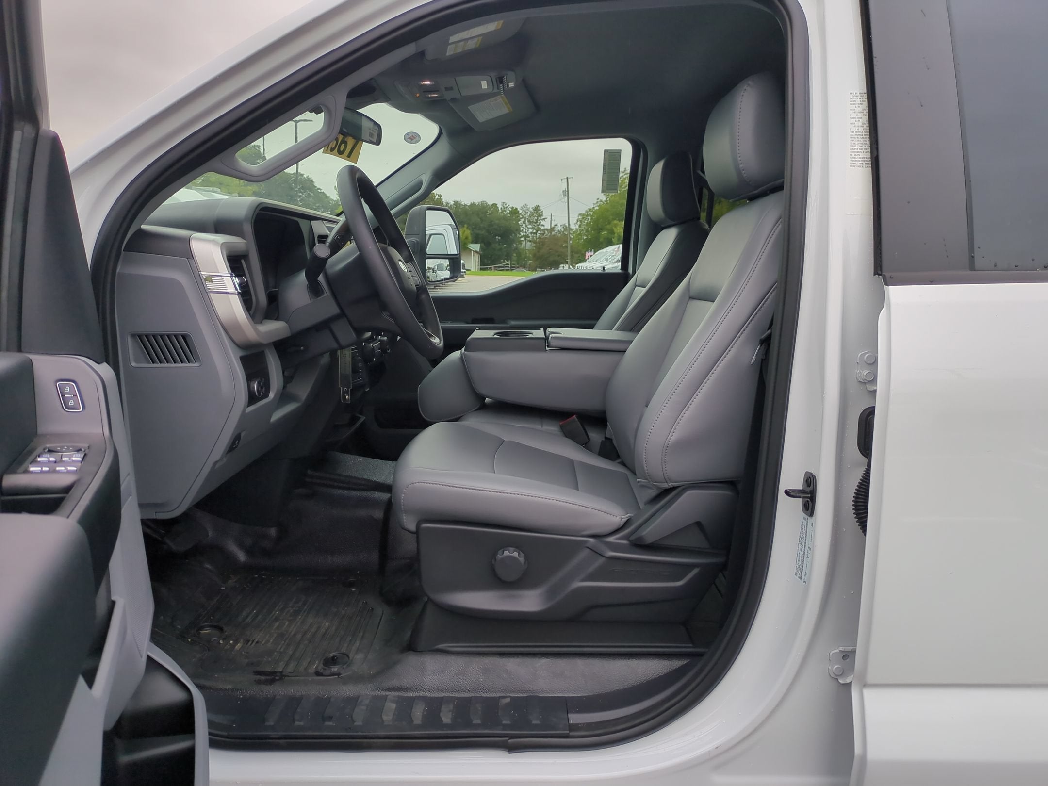 2026 Ford Super Duty F-550 DRW XL