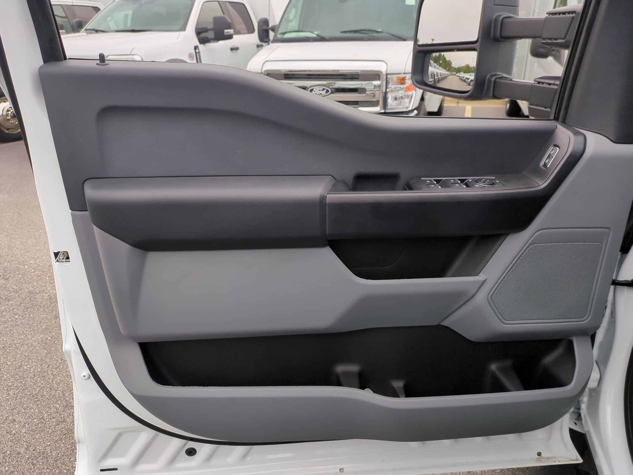 2026 Ford Super Duty F-550 DRW XL