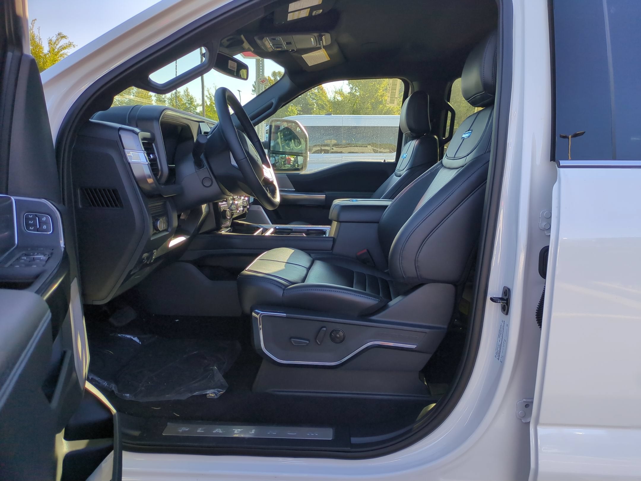 2027 Ford Super Duty F-550 DRW Platinum