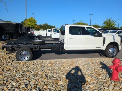 2027 Ford Super Duty F-550 DRW Platinum