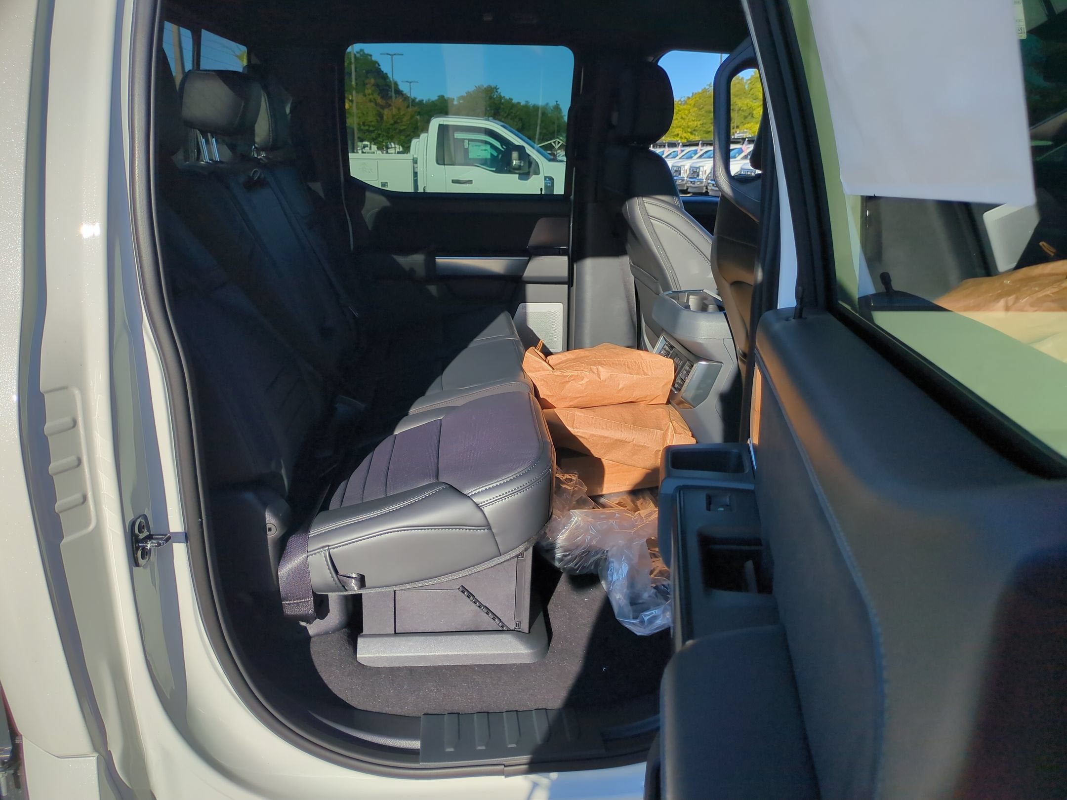 2027 Ford Super Duty F-550 DRW Platinum