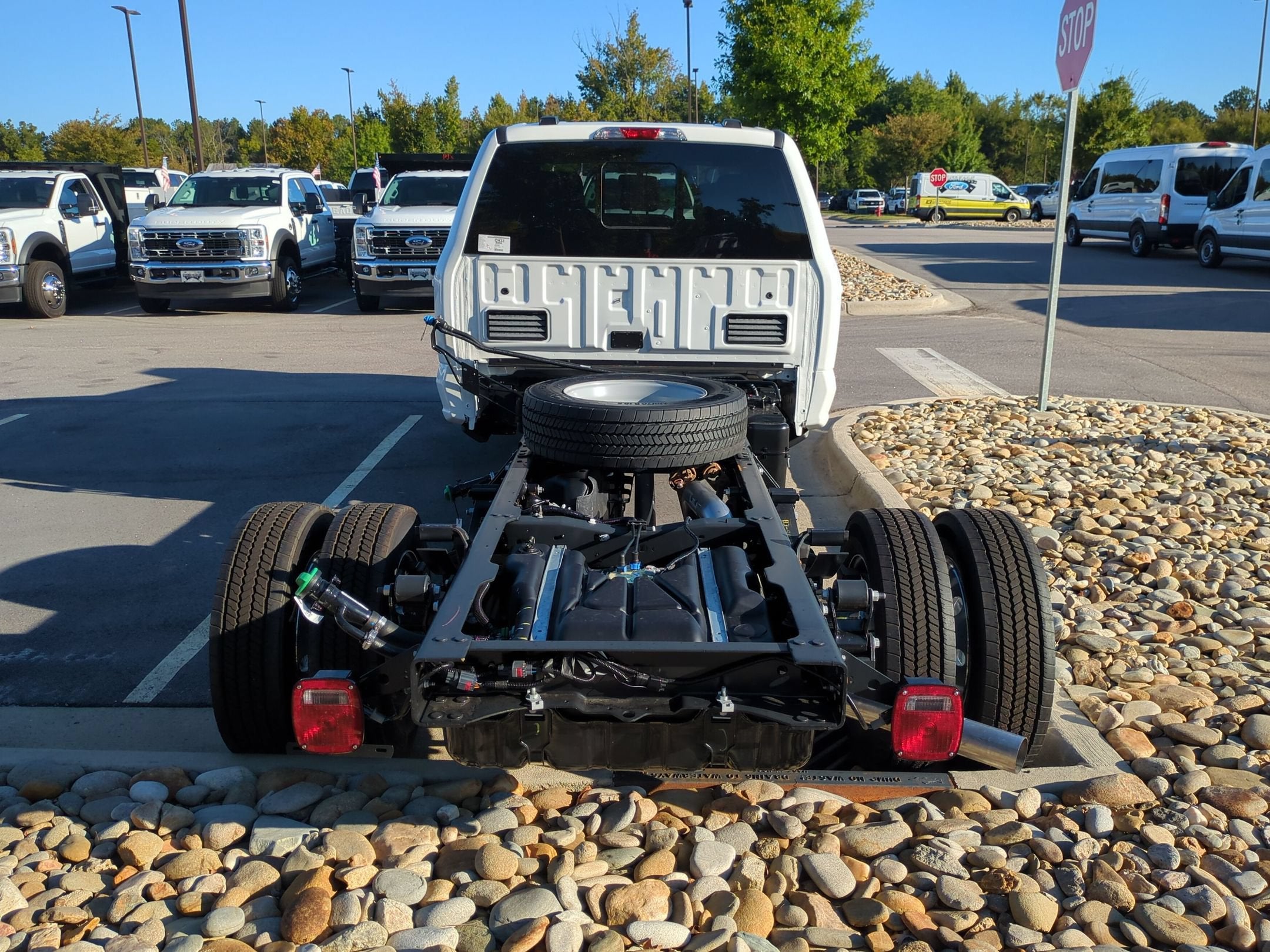 2027 Ford Super Duty F-550 DRW Platinum
