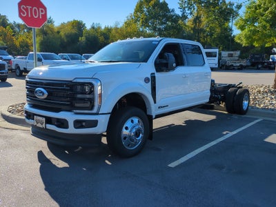 2027 Ford Super Duty F-550 DRW Platinum