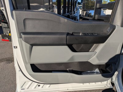 2027 Ford Super Duty F-550 DRW XL