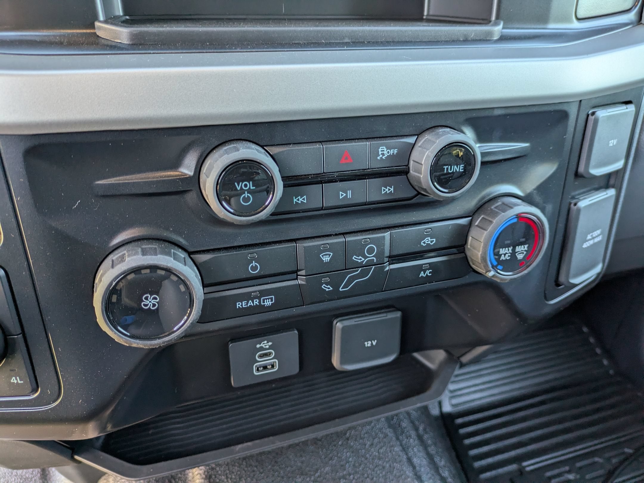 2027 Ford Super Duty F-550 DRW XL