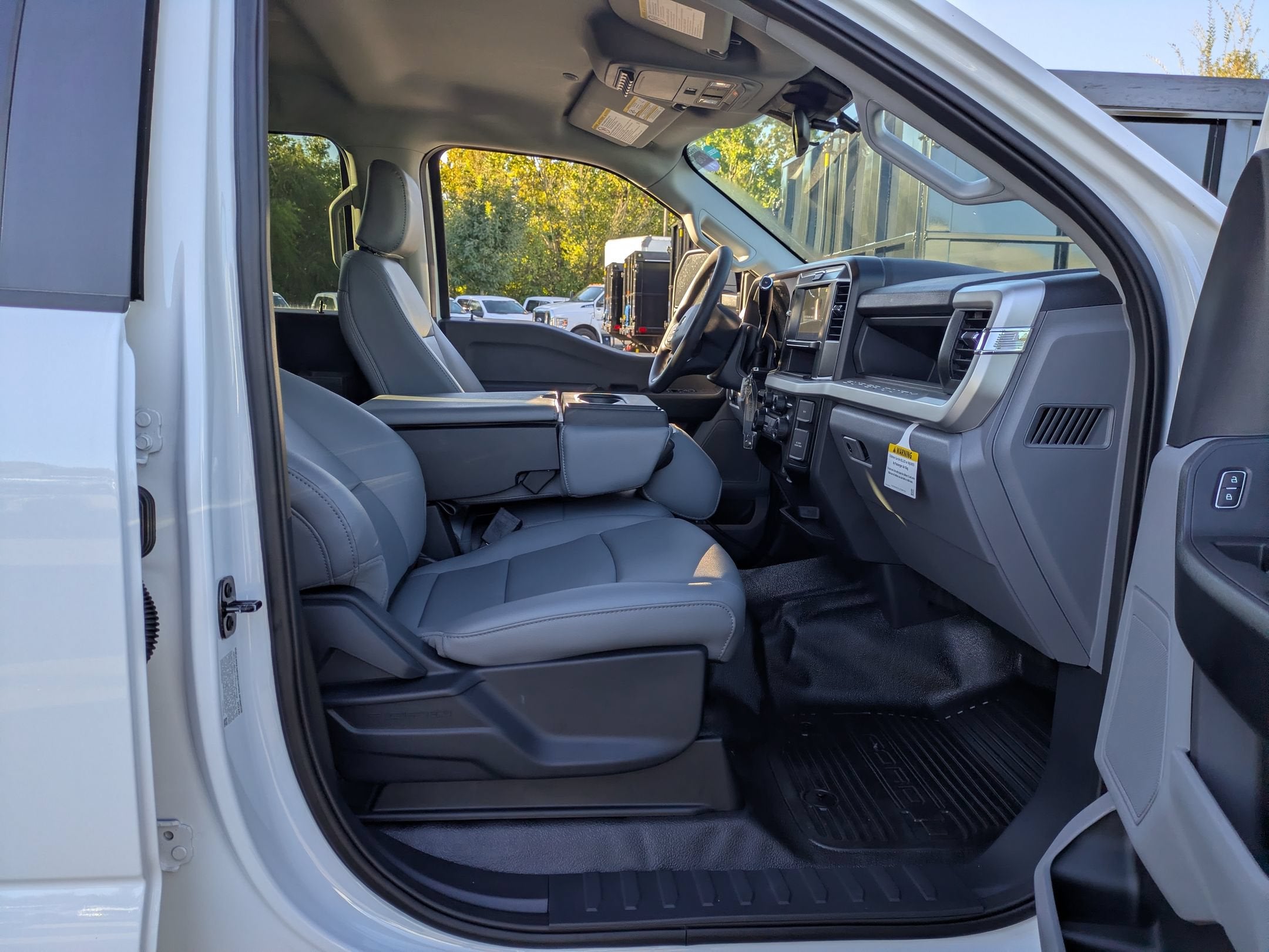 2027 Ford Super Duty F-550 DRW XL