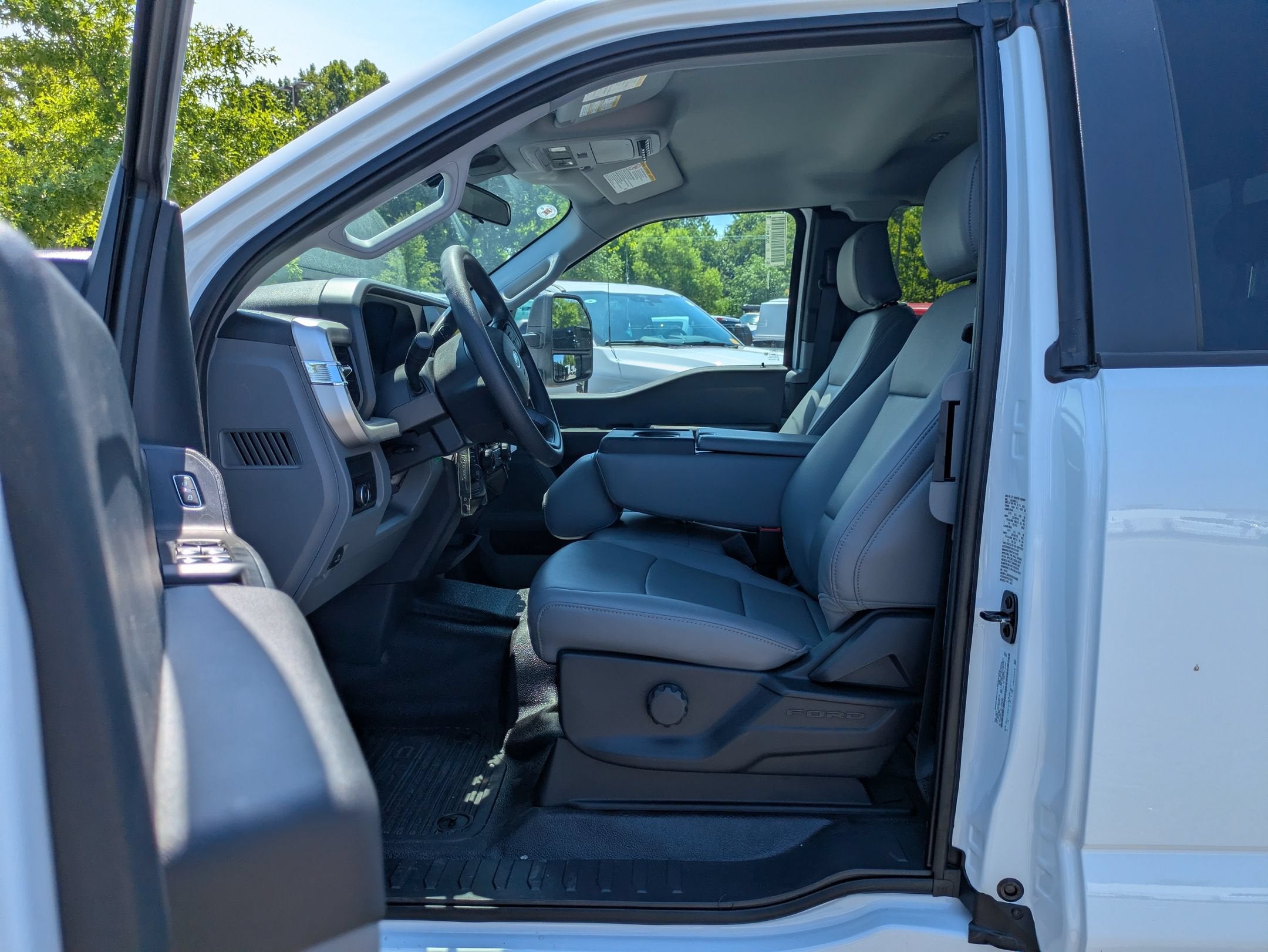 2026 Ford Super Duty F-550 DRW XL