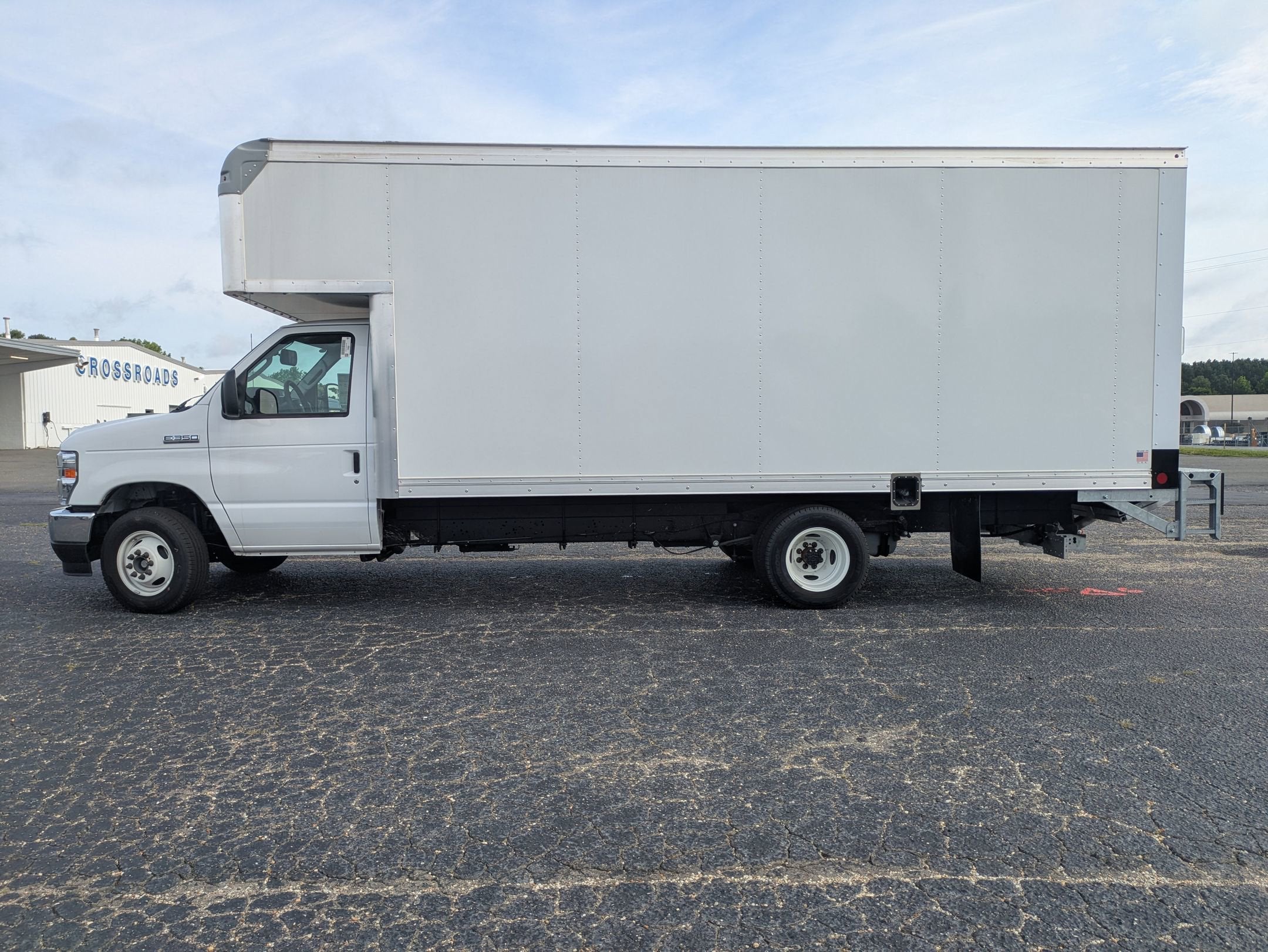 2025 Ford E-Series Cutaway E-350 SRW 138" WB