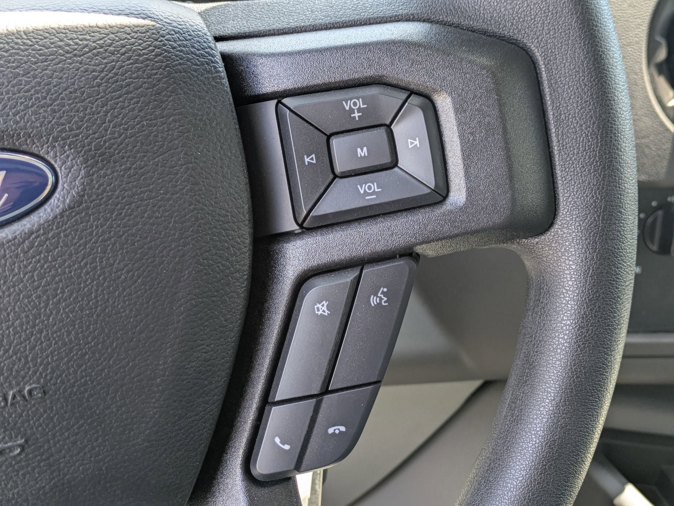 2026 Ford E-Series Cutaway Base