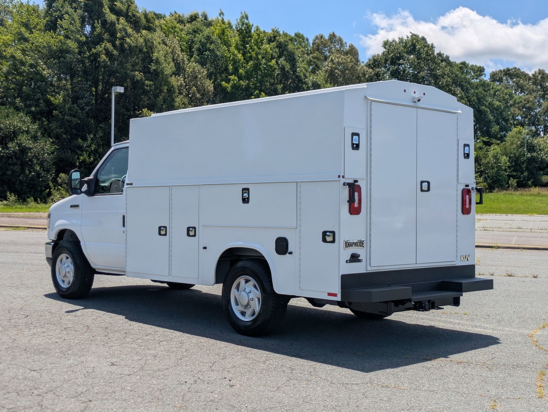 2026 Ford E-Series Cutaway Base