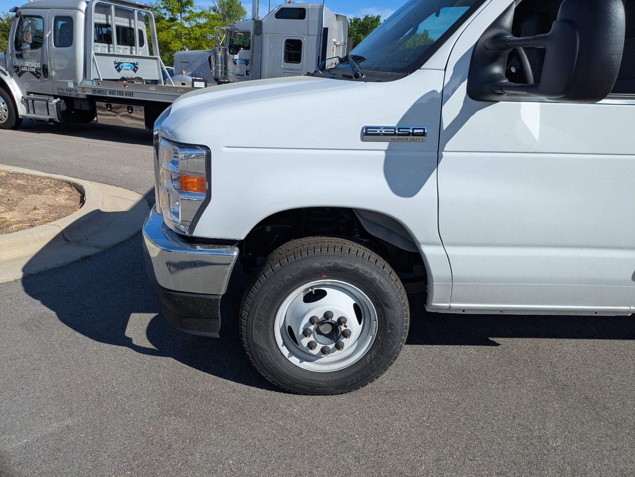 2027 Ford E-Series Cutaway Base