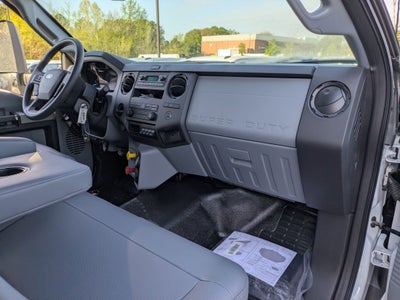 2027 Ford F-750SD Base