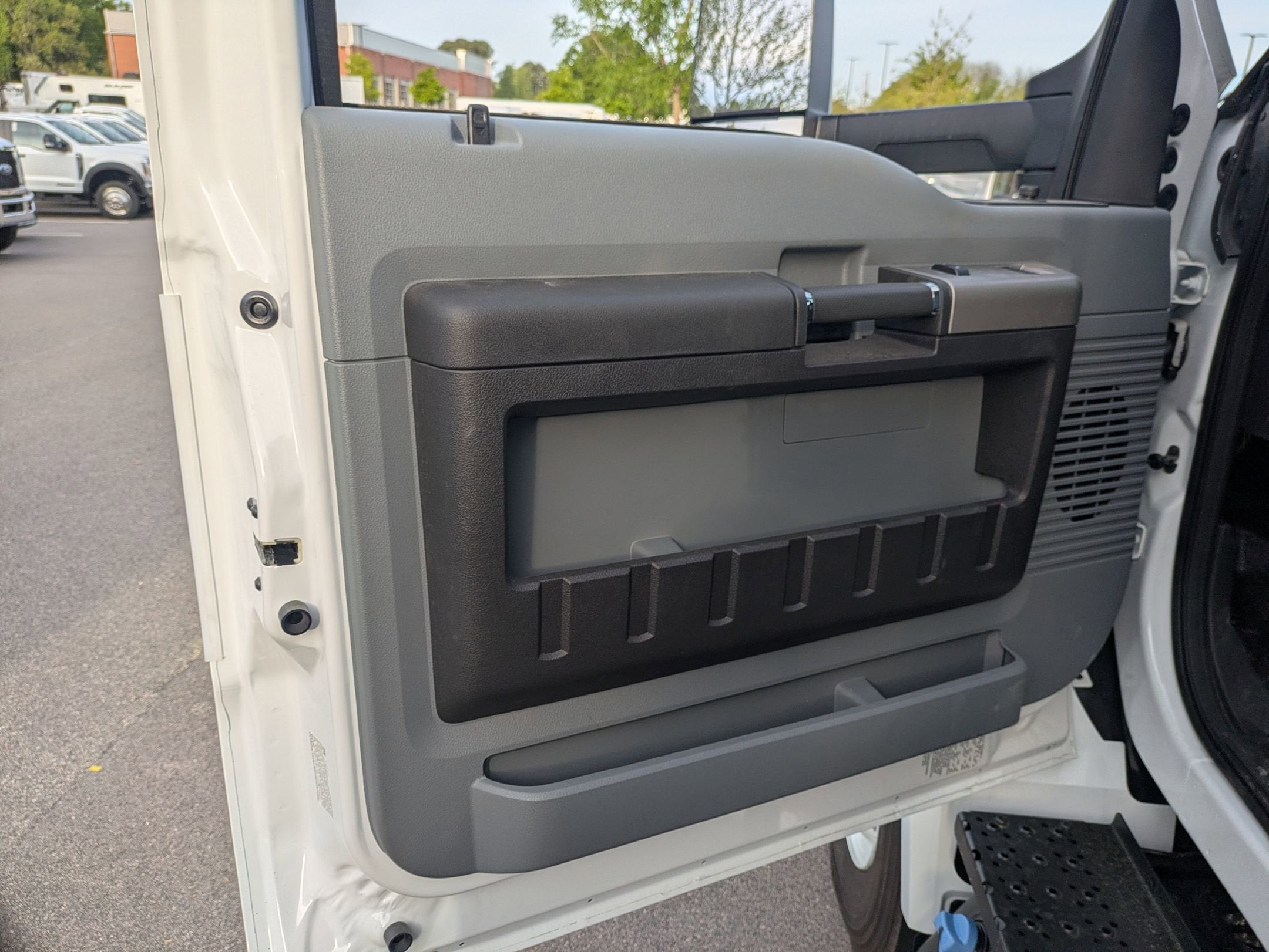 2027 Ford F-750SD Base