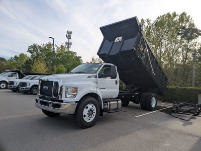 2027 Ford F-750SD Base