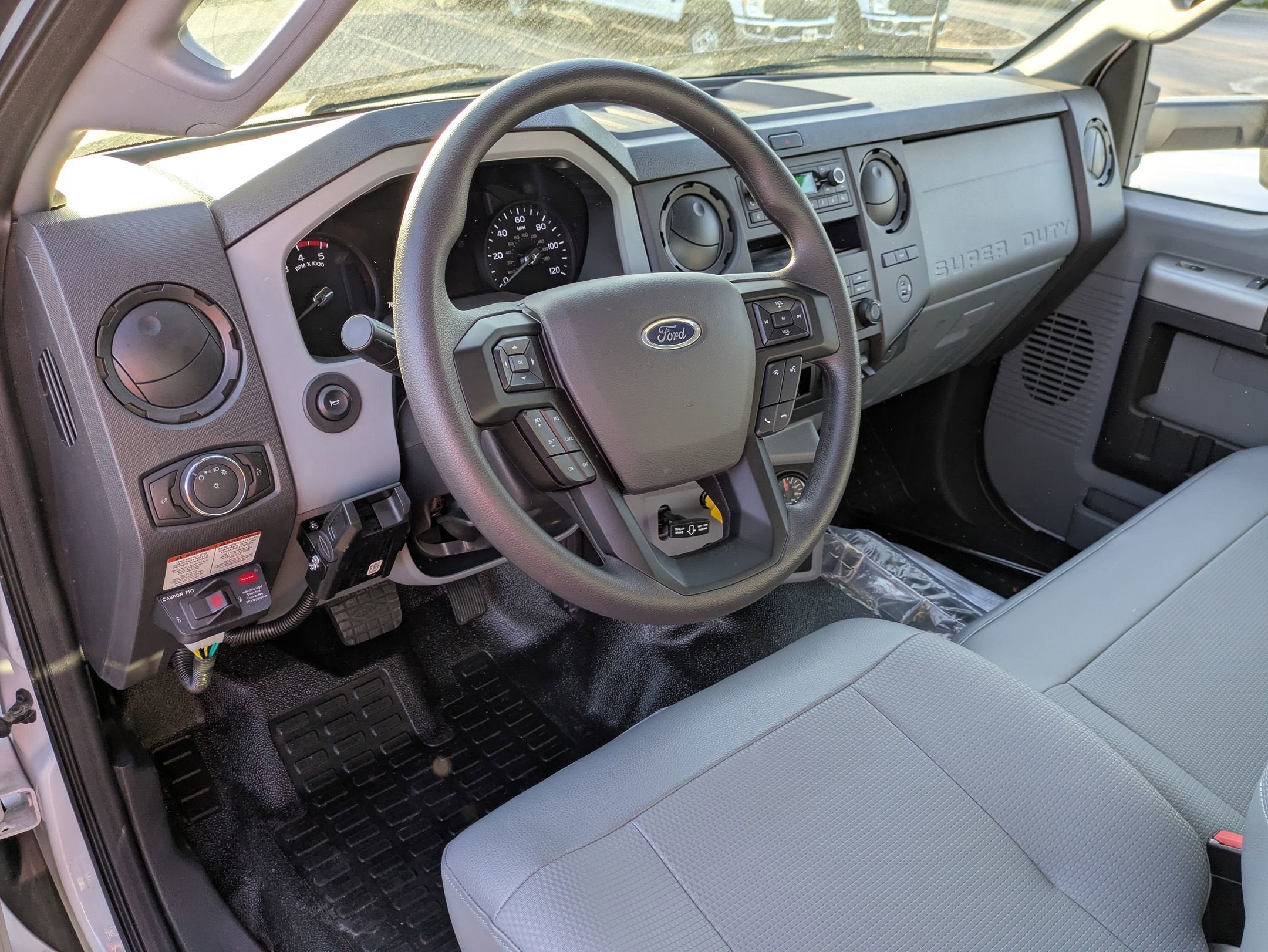 2027 Ford F-750SD Base