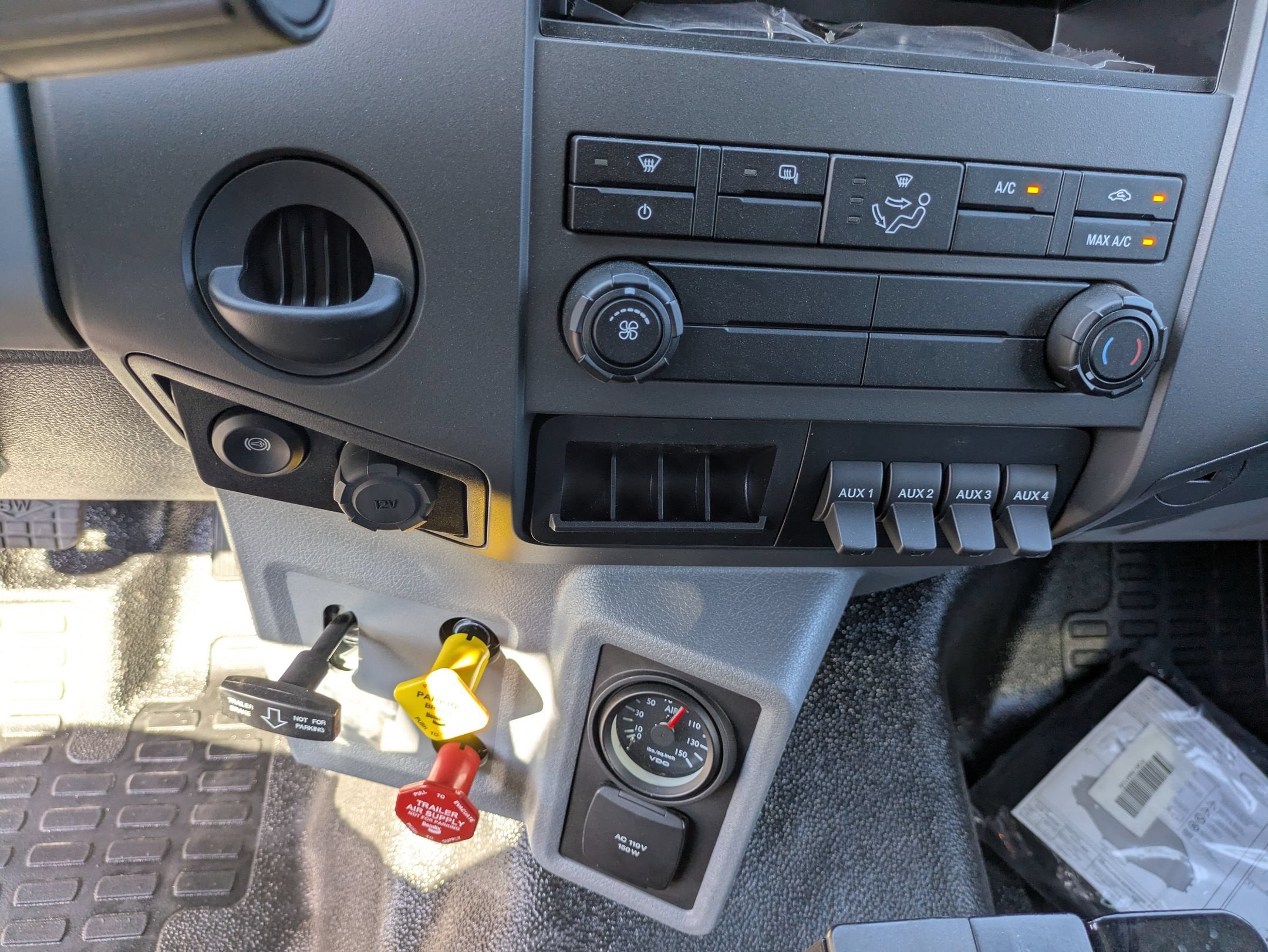 2027 Ford F-750SD Base