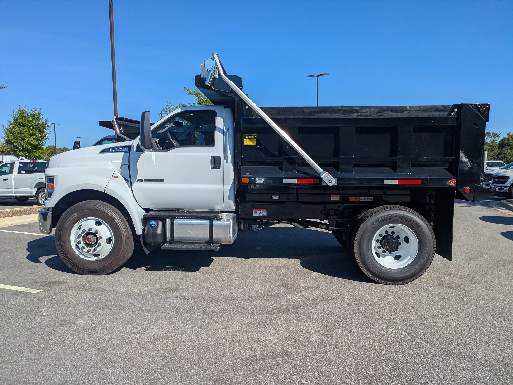 2027 Ford F-750SD Base