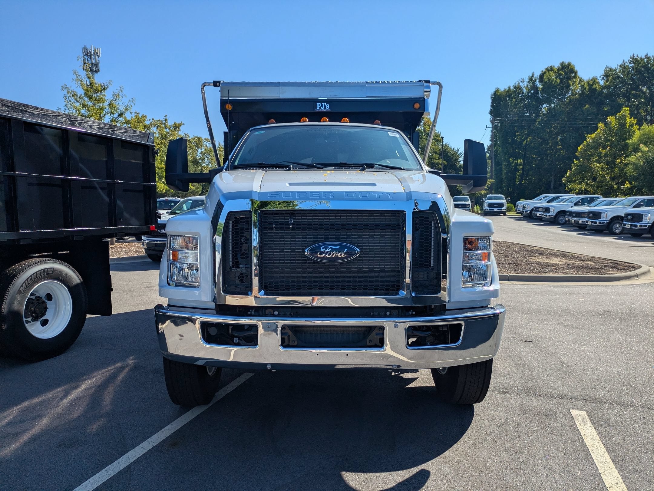 2027 Ford F-750SD Base