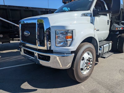 2027 Ford F-750SD Base