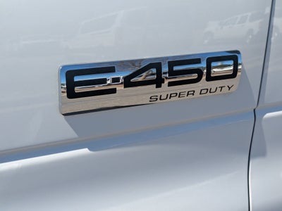 2024 Ford E-Series Cutaway Base