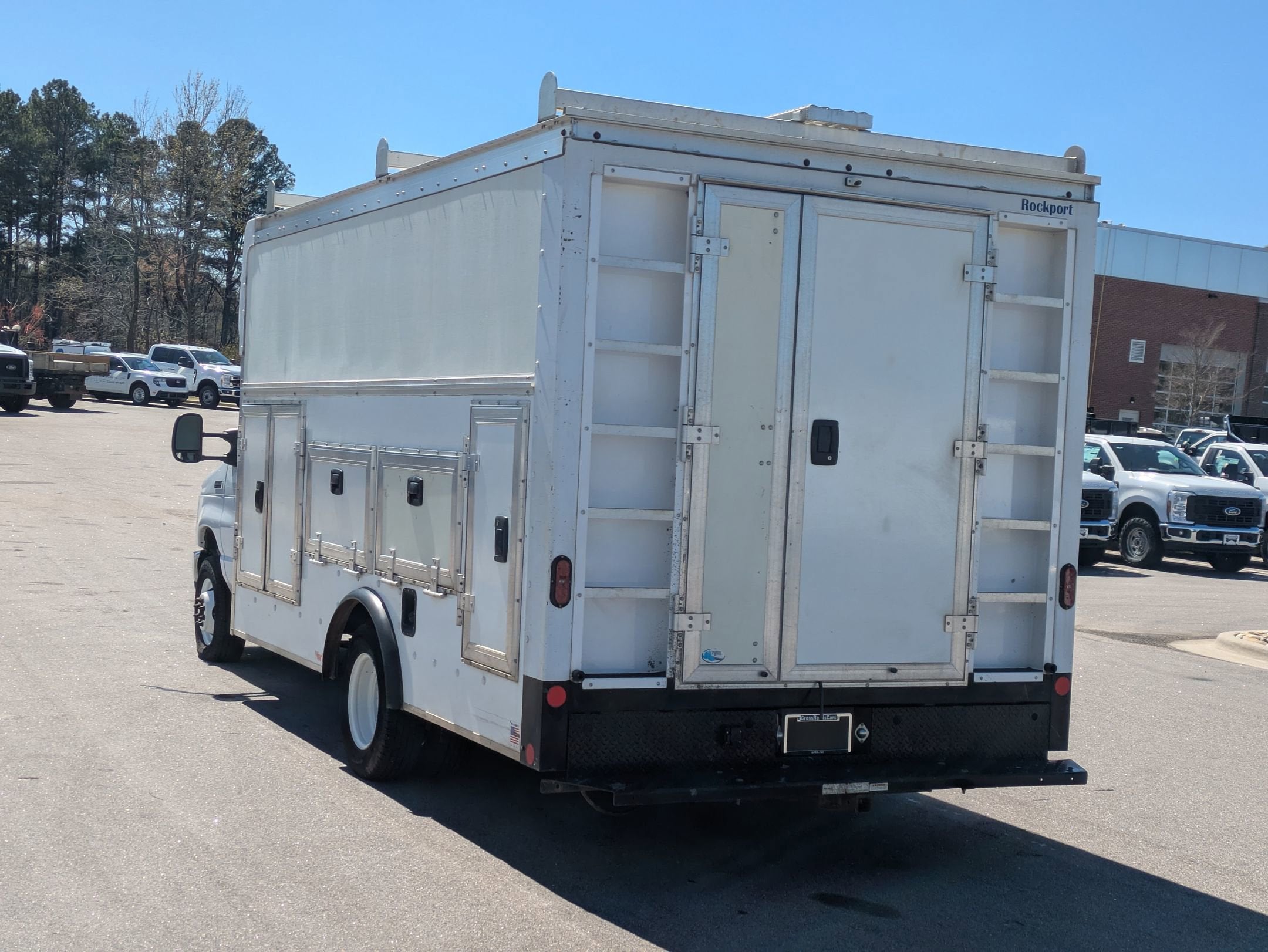 2024 Ford E-Series Cutaway Base