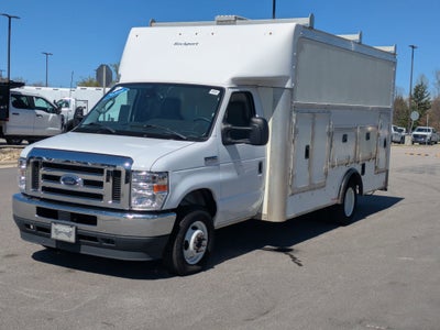 2024 Ford E-Series Cutaway Base