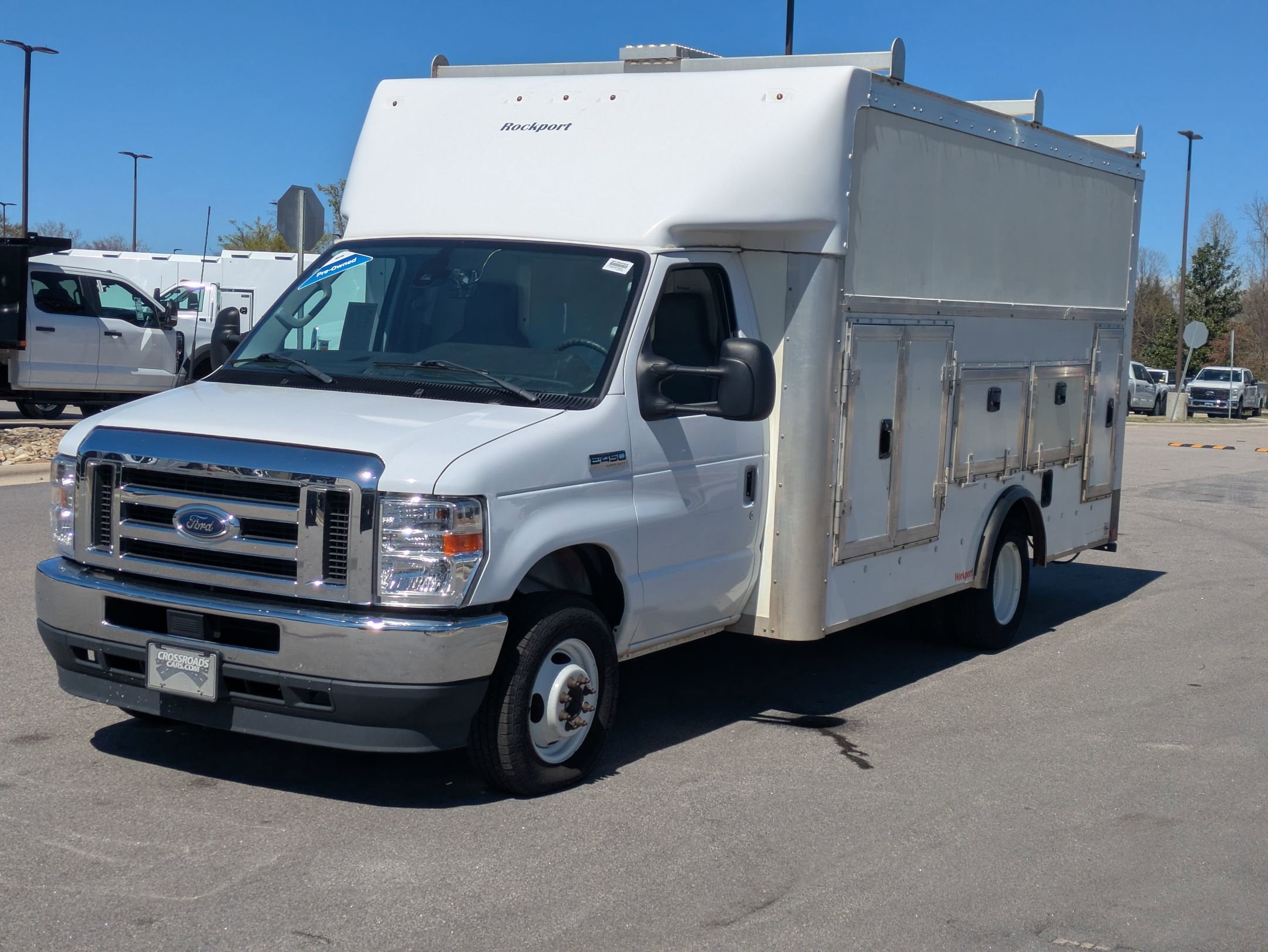 2024 Ford E-Series Cutaway Base