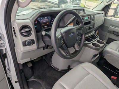 2027 Ford E-Series Cutaway Base