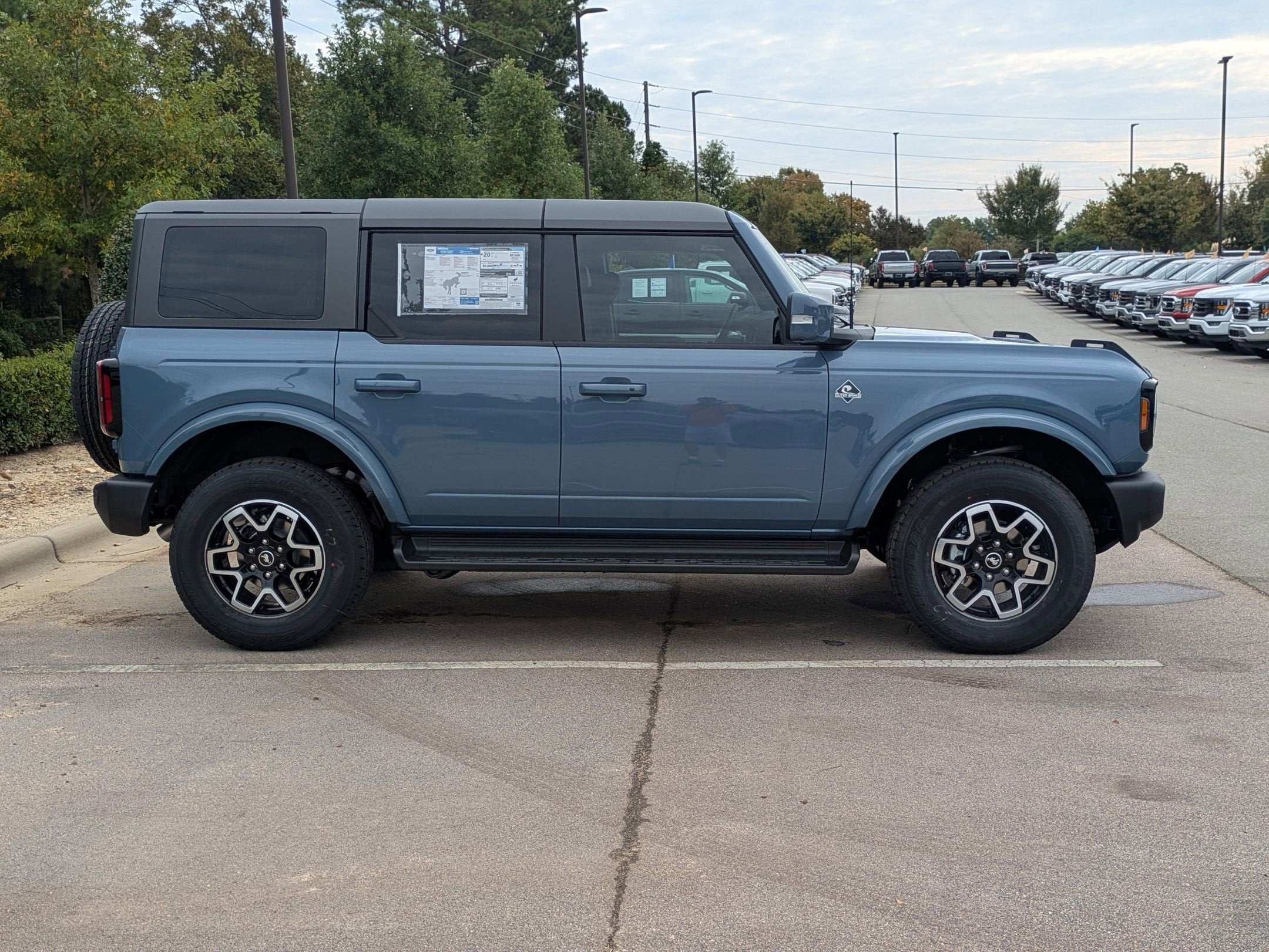 2025 Ford Bronco Outer Banks